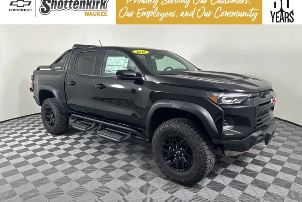 2025 Chevrolet Colorado ZR2 photo 1