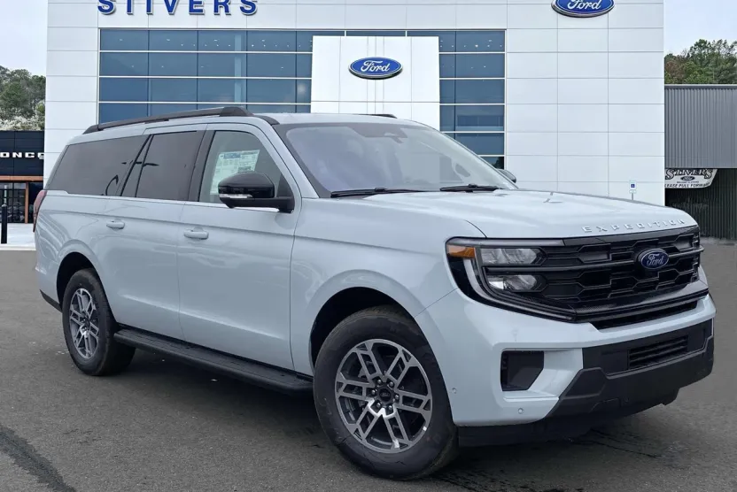 2025 Ford Expedition MAX photo 1