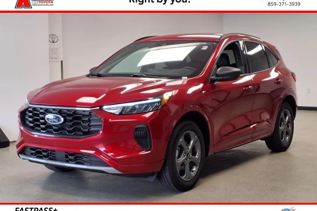 2024 Ford Escape ST-Line photo 1
