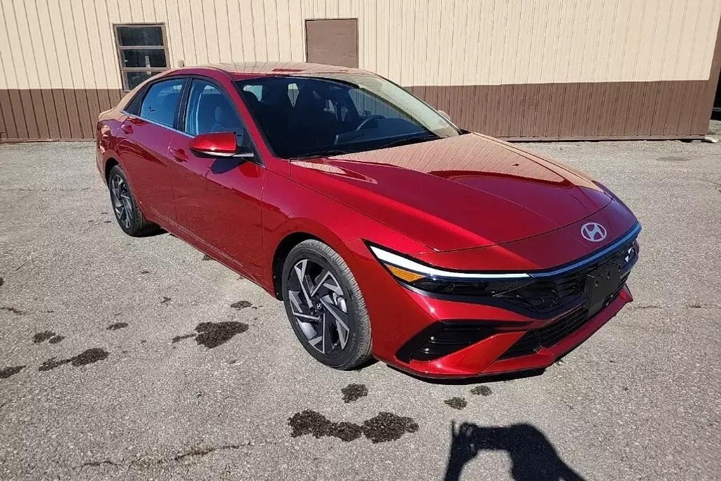 2025 Hyundai Elantra SEL Convenience photo 1