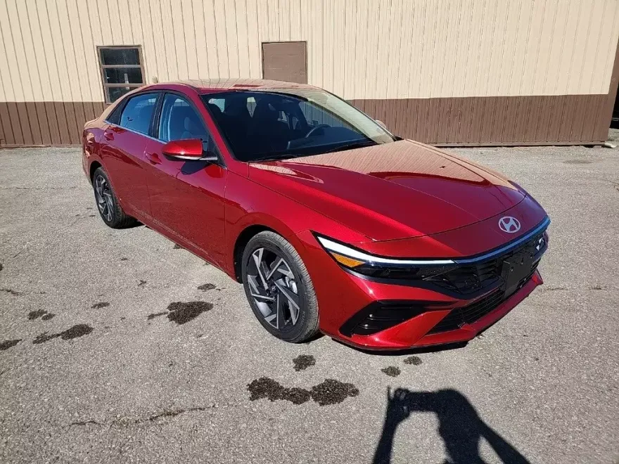 2025 Hyundai Elantra SEL Convenience photo 1