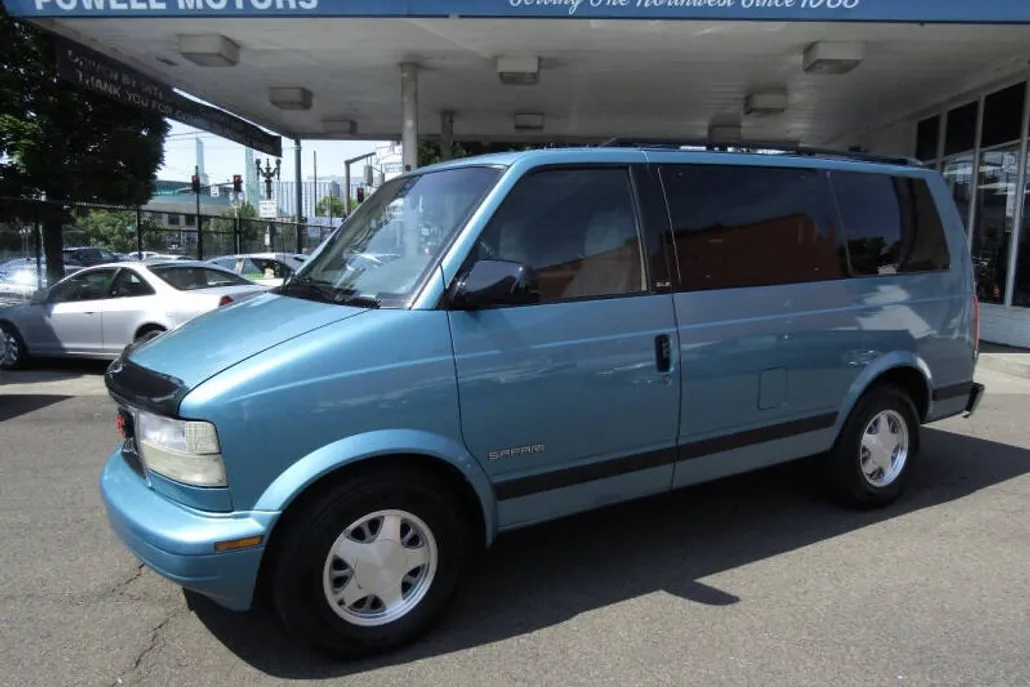 1995 Gmc Safari SLE photo 1