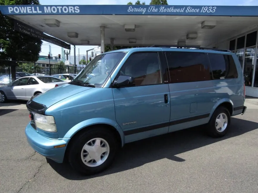 1995 Gmc Safari SLE photo 1