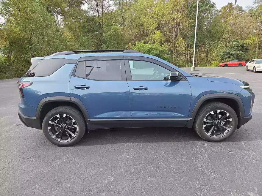 2025 Chevrolet Equinox RS photo 1