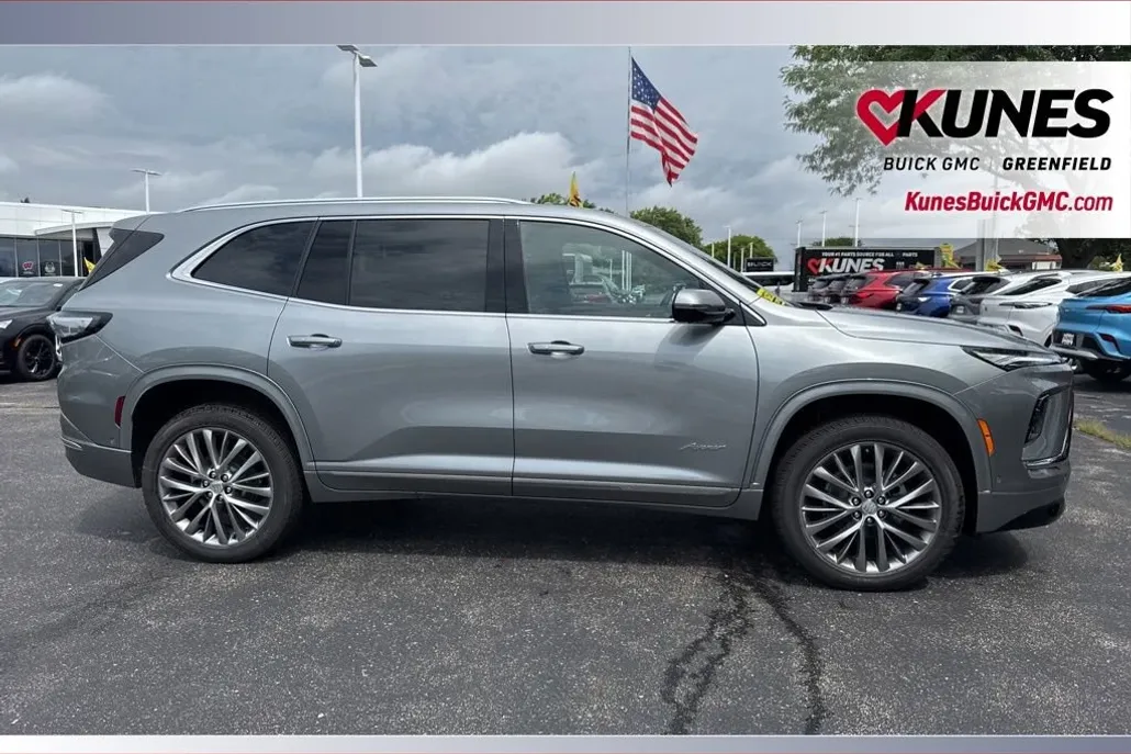 2026 Buick Enclave Avenir photo 1