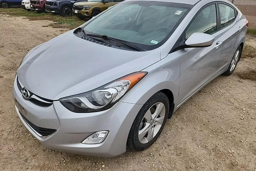 2013 Hyundai Elantra GLS photo 1