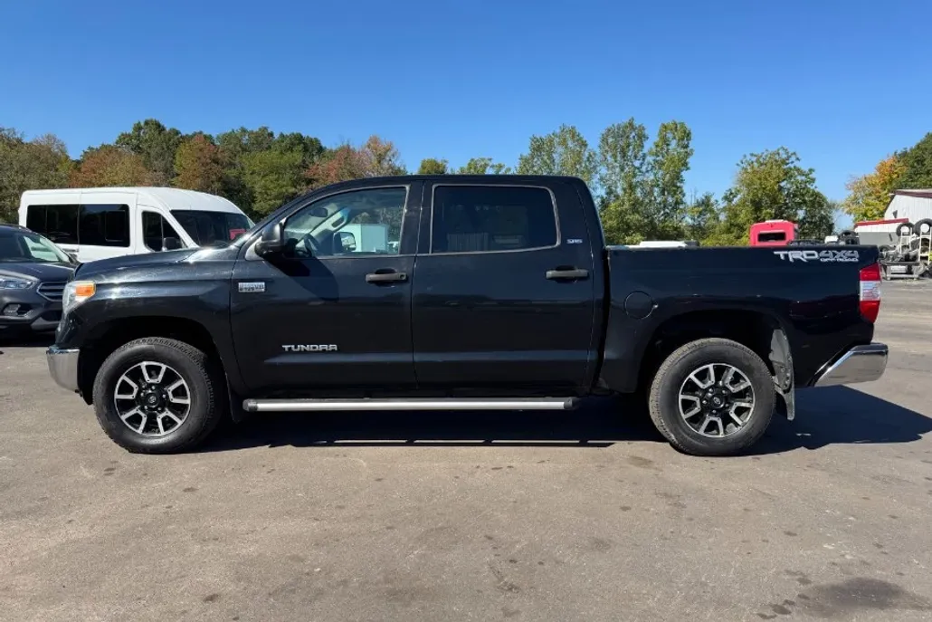 2014 Toyota Tundra SR5 photo 1