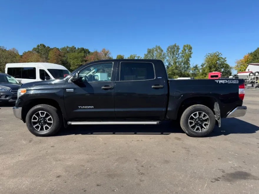 2014 Toyota Tundra SR5 photo 1