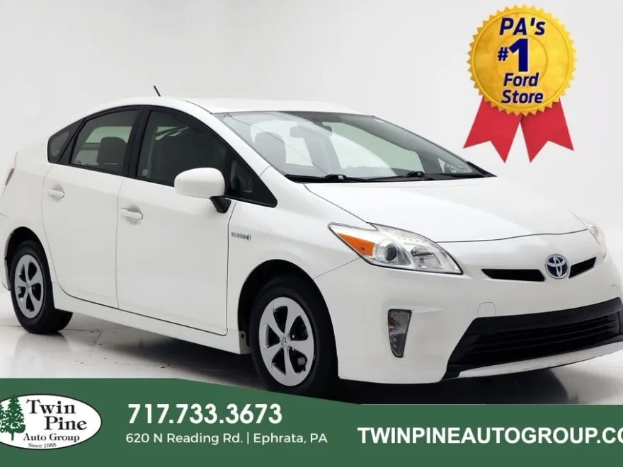 2013 Toyota Prius One photo 1