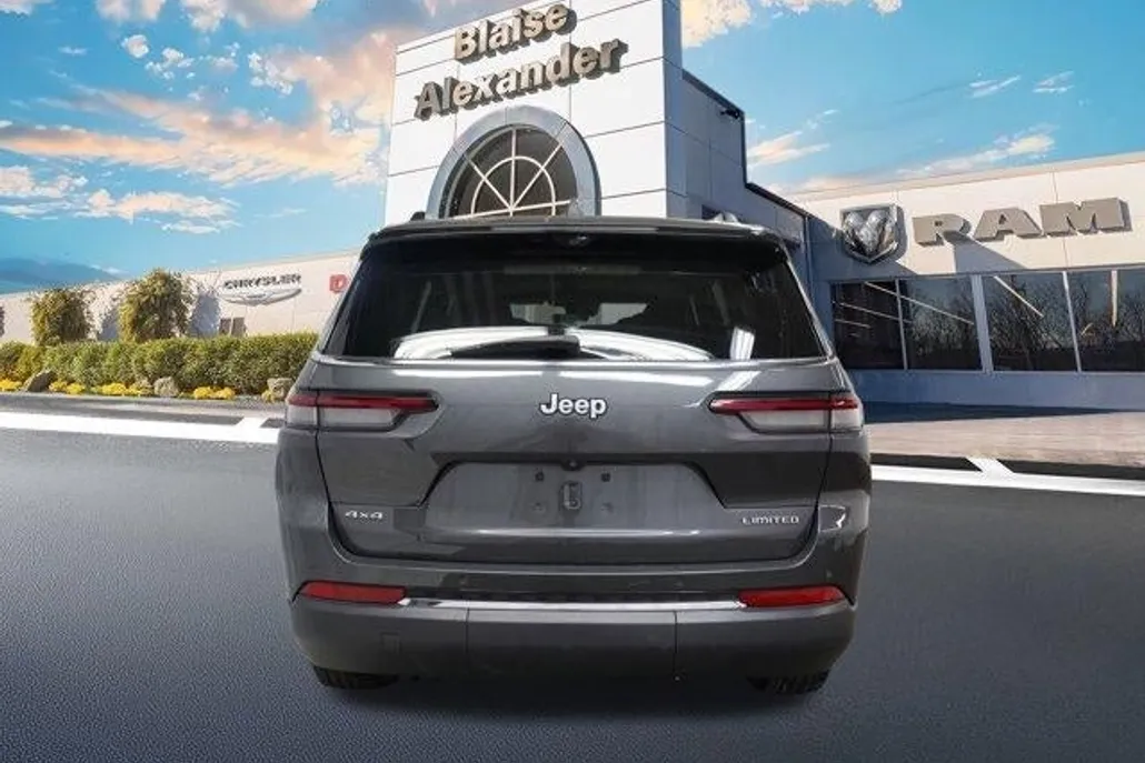 2024 Jeep Grand Cherokee Limited photo 1