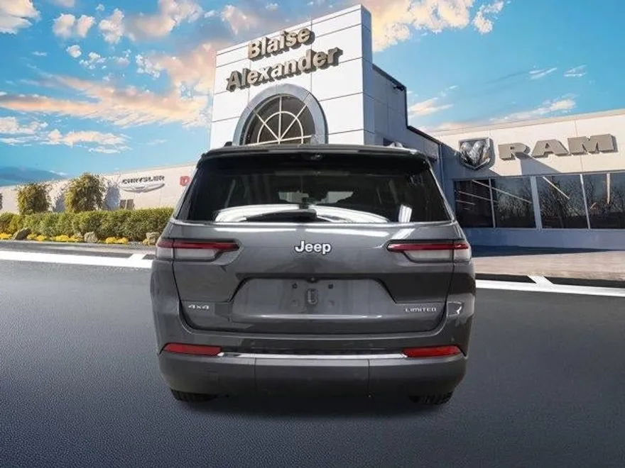 2024 Jeep Grand Cherokee Limited photo 1