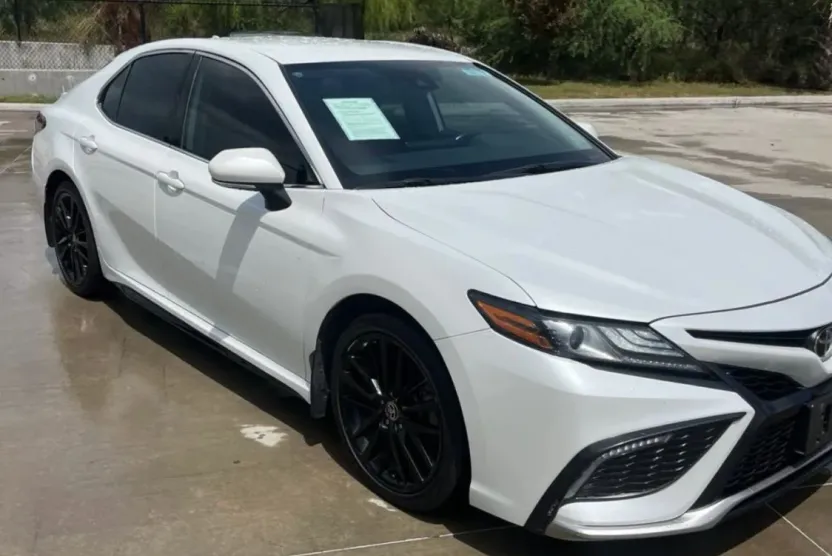 2023 Toyota Camry XSE photo 1