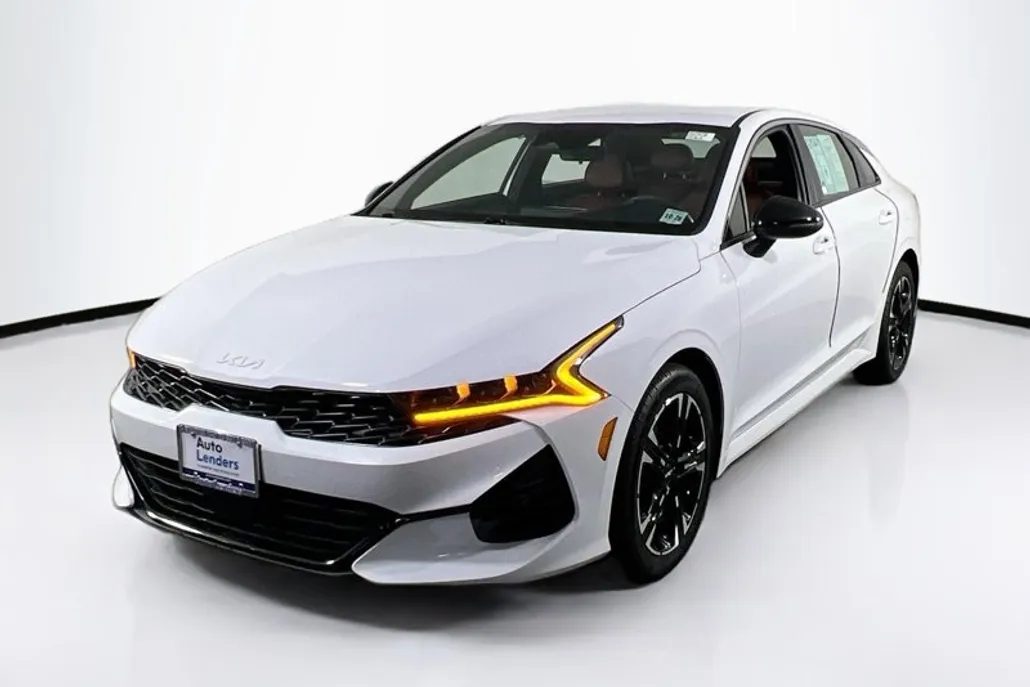 2024 Kia K5 GT-Line photo 1