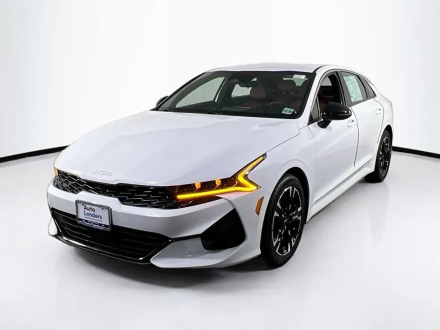 2024 Kia K5 GT-Line photo 1