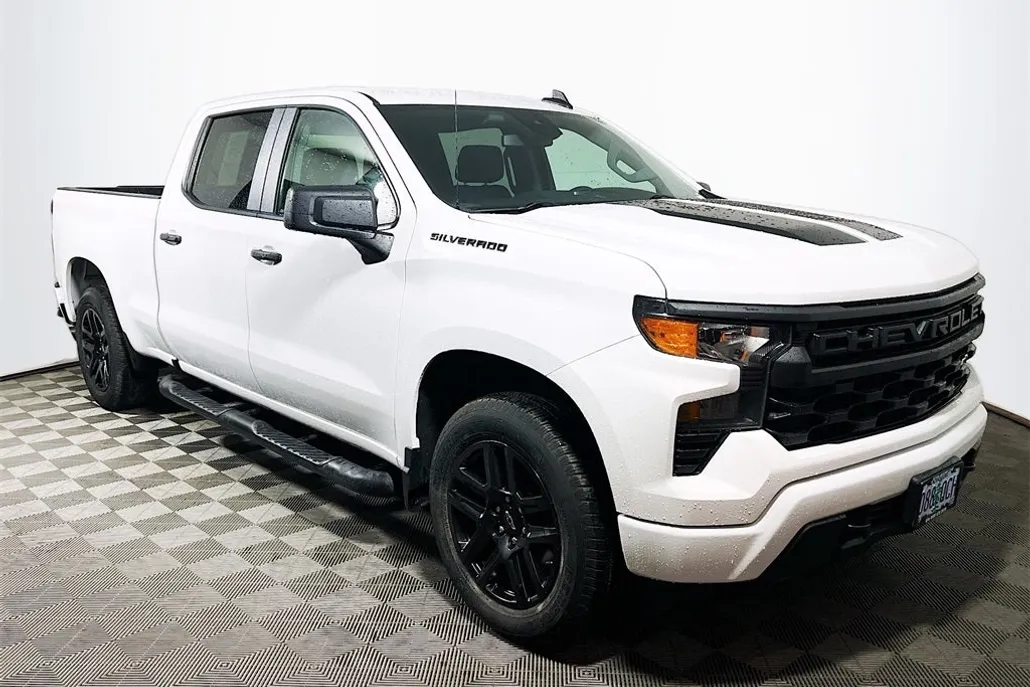 2022 Chevrolet Silverado 1500 Custom photo 1