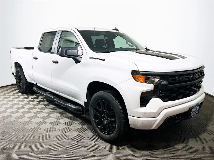 2022 Chevrolet Silverado 1500 Custom photo 1