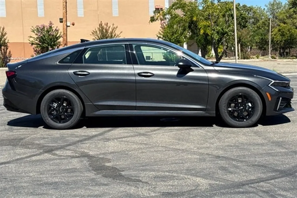 2026 Kia K5 LXS photo 1
