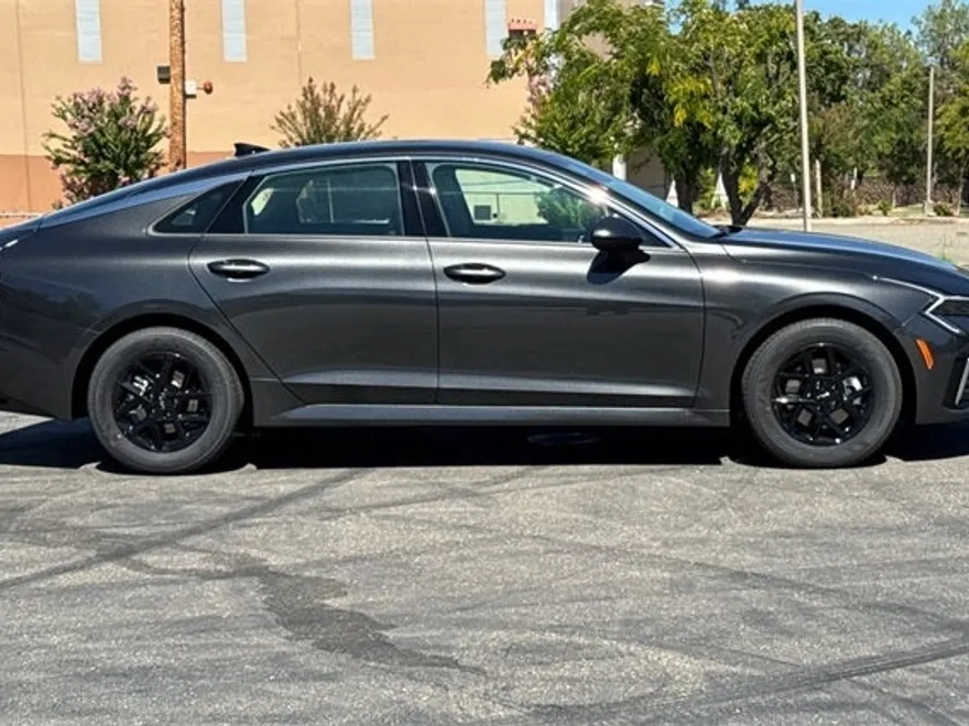 2026 Kia K5 LXS photo 1