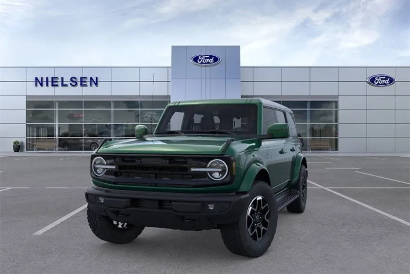 2025 Ford Bronco Outer Banks photo 1