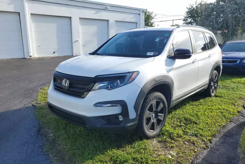 2022 Honda Pilot TrailSport photo 1