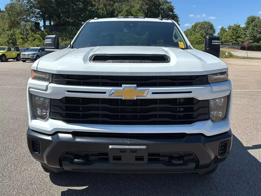 2024 Chevrolet Silverado 2500HD Custom photo 1