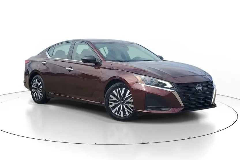 2024 Nissan Altima 2.5 SV photo 1