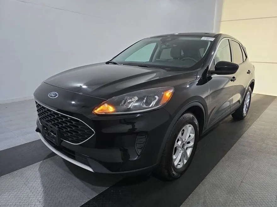 2021 Ford Escape SE photo 1
