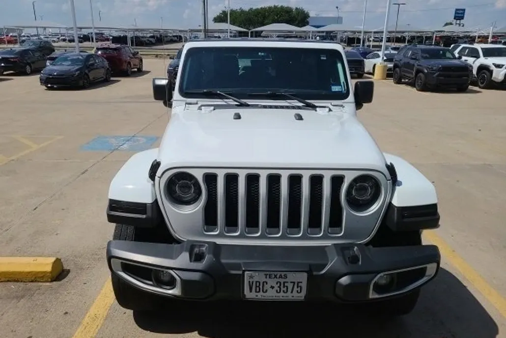 2023 Jeep Wrangler Sahara photo 1