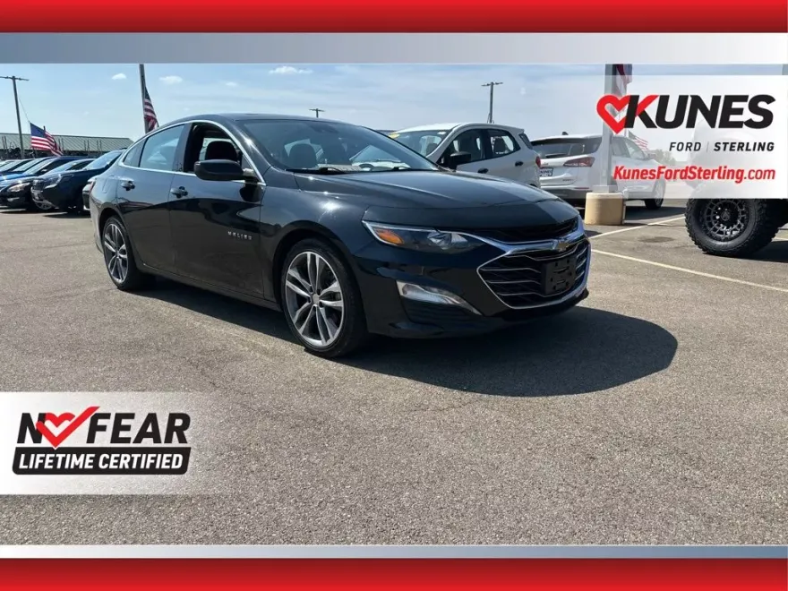 2023 Chevrolet Malibu 1LT photo 1