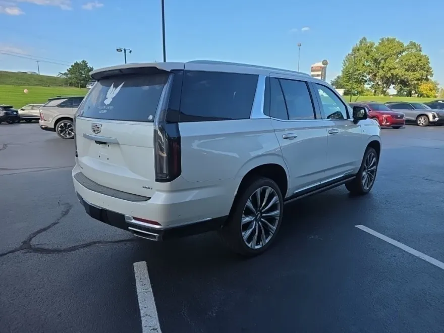 2025 Cadillac Escalade Premium Luxury photo 1