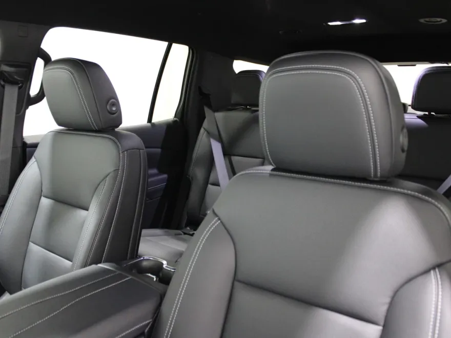 2026 Chevrolet Traverse photo 1