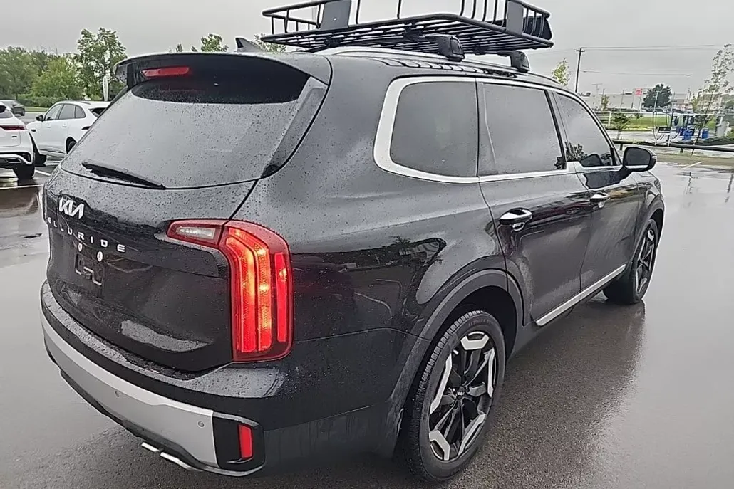 2023 Kia Telluride S photo 1
