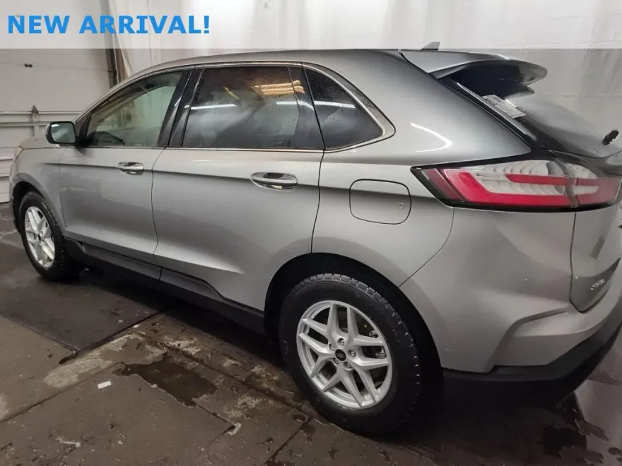 2024 Ford Edge SEL photo 1