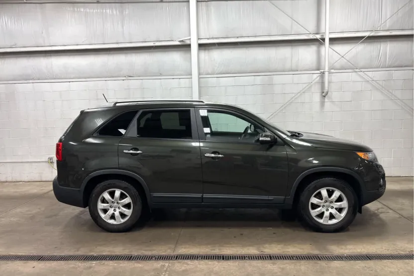 2012 Kia Sorento LX photo 1