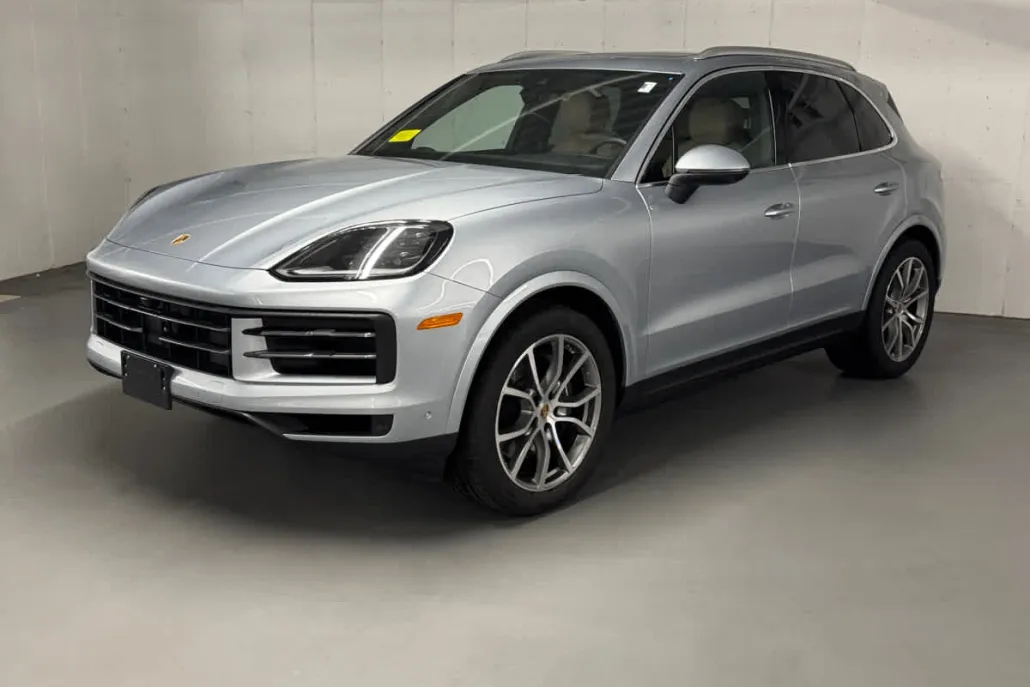 2025 Porsche Cayenne photo 1