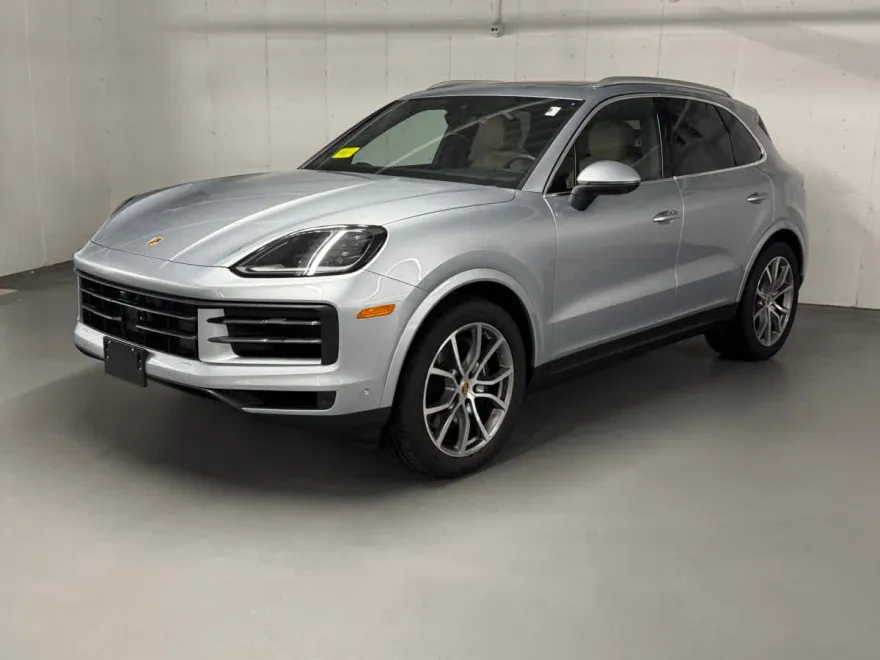 2025 Porsche Cayenne photo 1