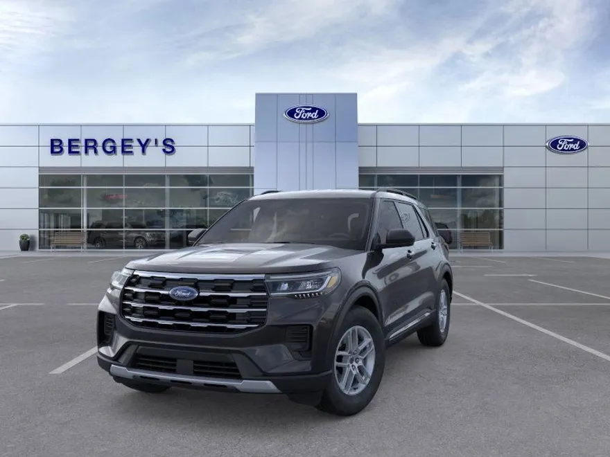 2025 Ford Explorer photo 1