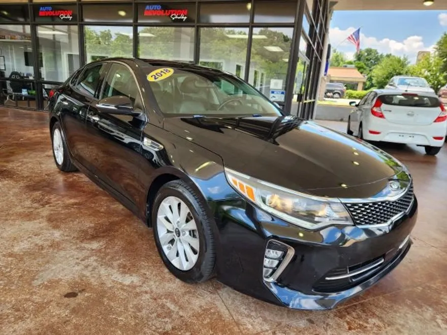 2018 Kia Optima EX photo 1