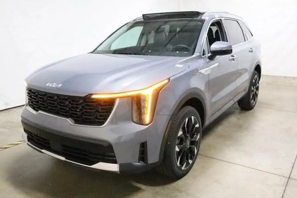 2025 Kia Sorento EX photo 1