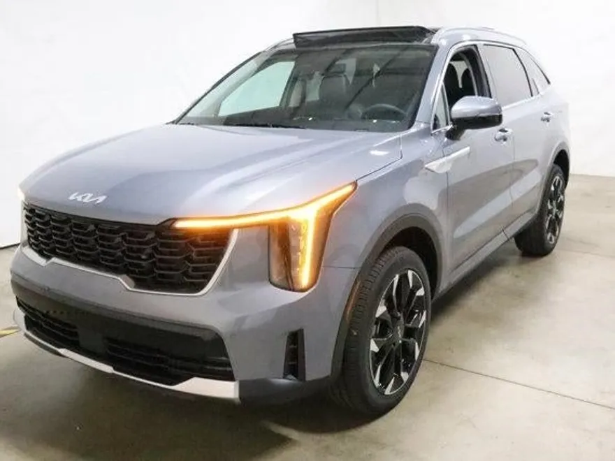 2025 Kia Sorento EX photo 1