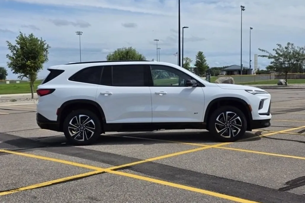 2026 Buick Enclave Sport Touring photo 1