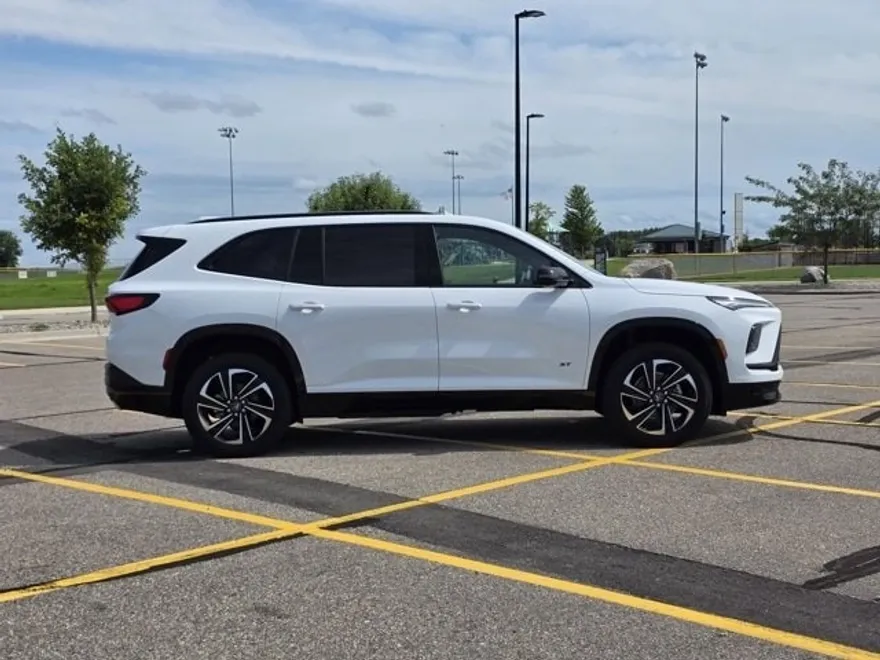 2026 Buick Enclave Sport Touring photo 1