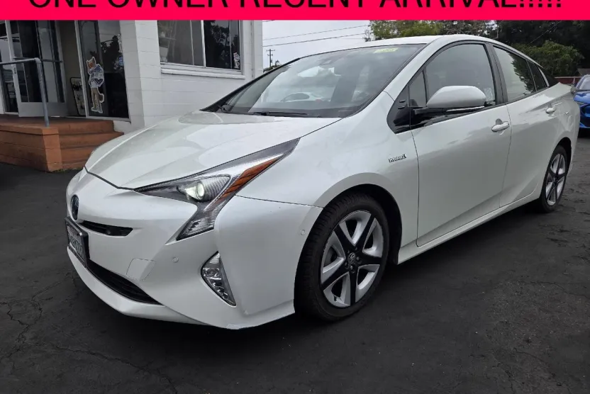 2017 Toyota Prius Two Eco Three Four Touring photo 1