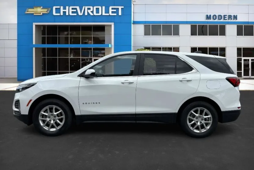 2023 Chevrolet Equinox LT photo 1