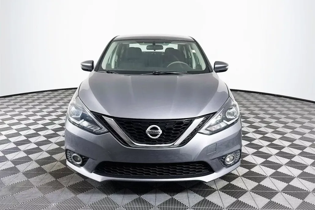 2017 Nissan Sentra SR photo 1