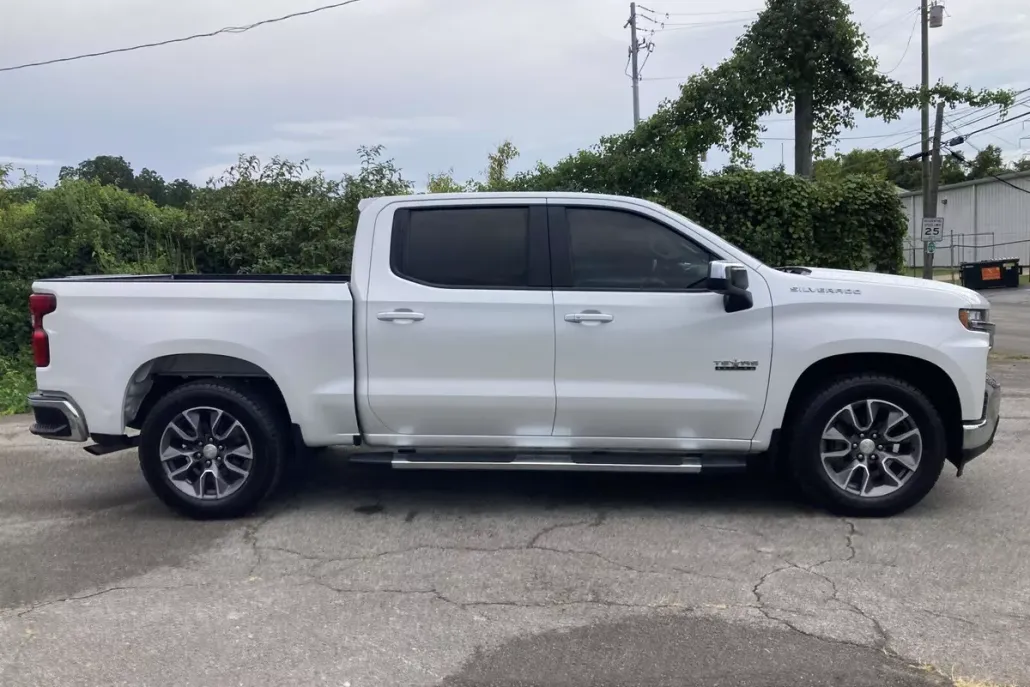 2020 Chevrolet Silverado 1500 LT photo 1