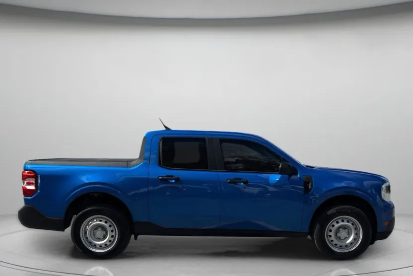 2022 Ford Maverick XL photo 1