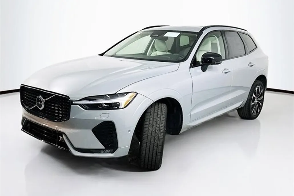2025 Volvo XC60 B5 Plus photo 1