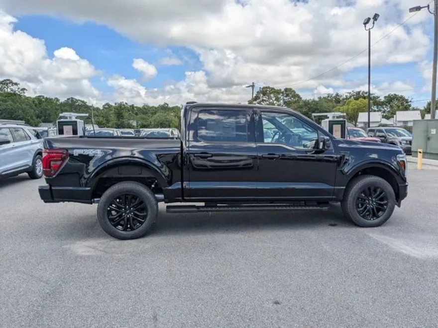 2025 Ford F-150 Lariat photo 1
