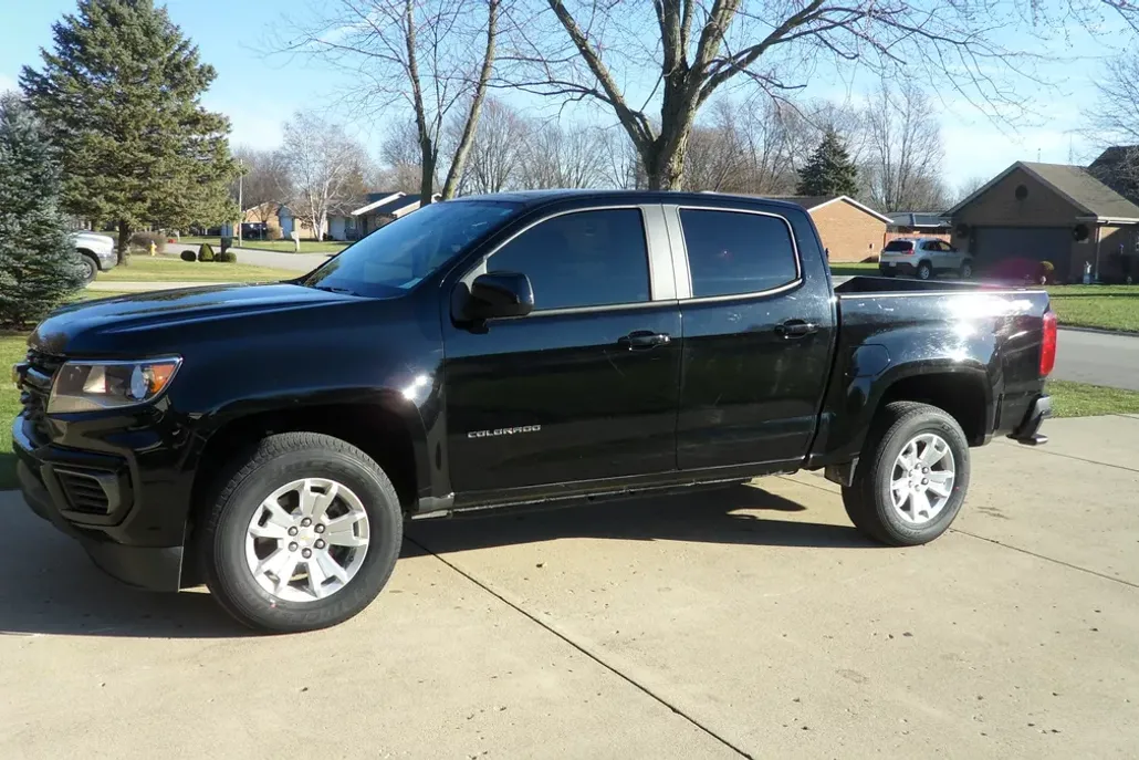 2021 Chevrolet Colorado LT photo 1